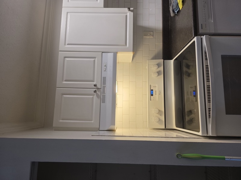 Room after Pixel Cleaners move out clean