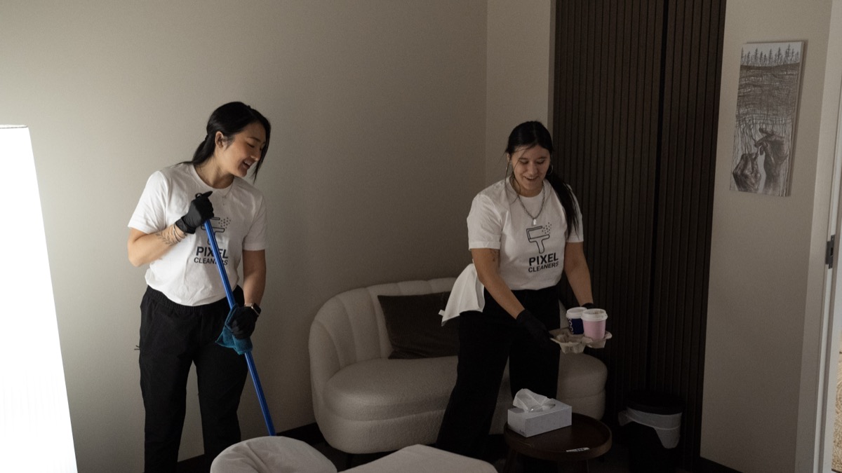 Professional deep cleaning bathroom vanity in Vancouver - thorough scrubbing